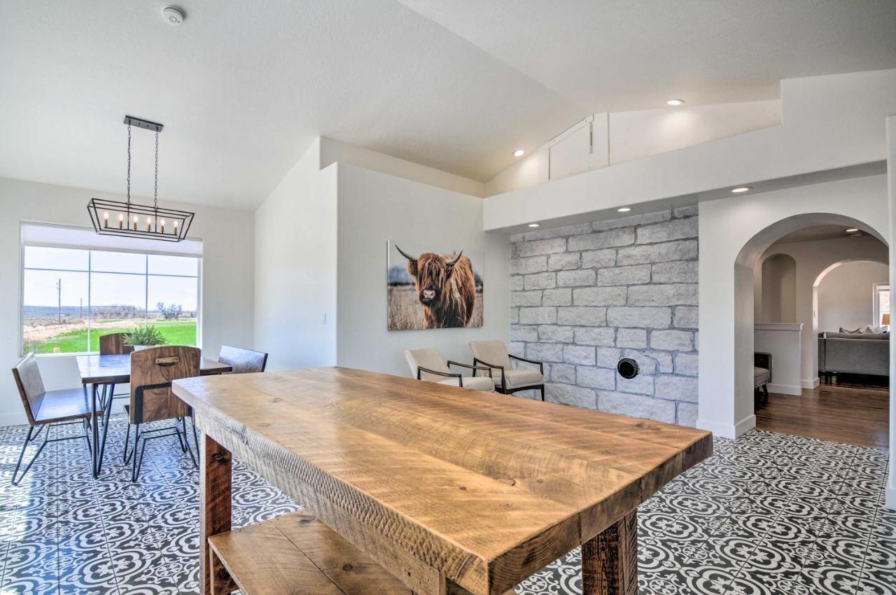Modern Ranch House With Fire Pit And Valley Views คาแนบ ภายนอก รูปภาพ